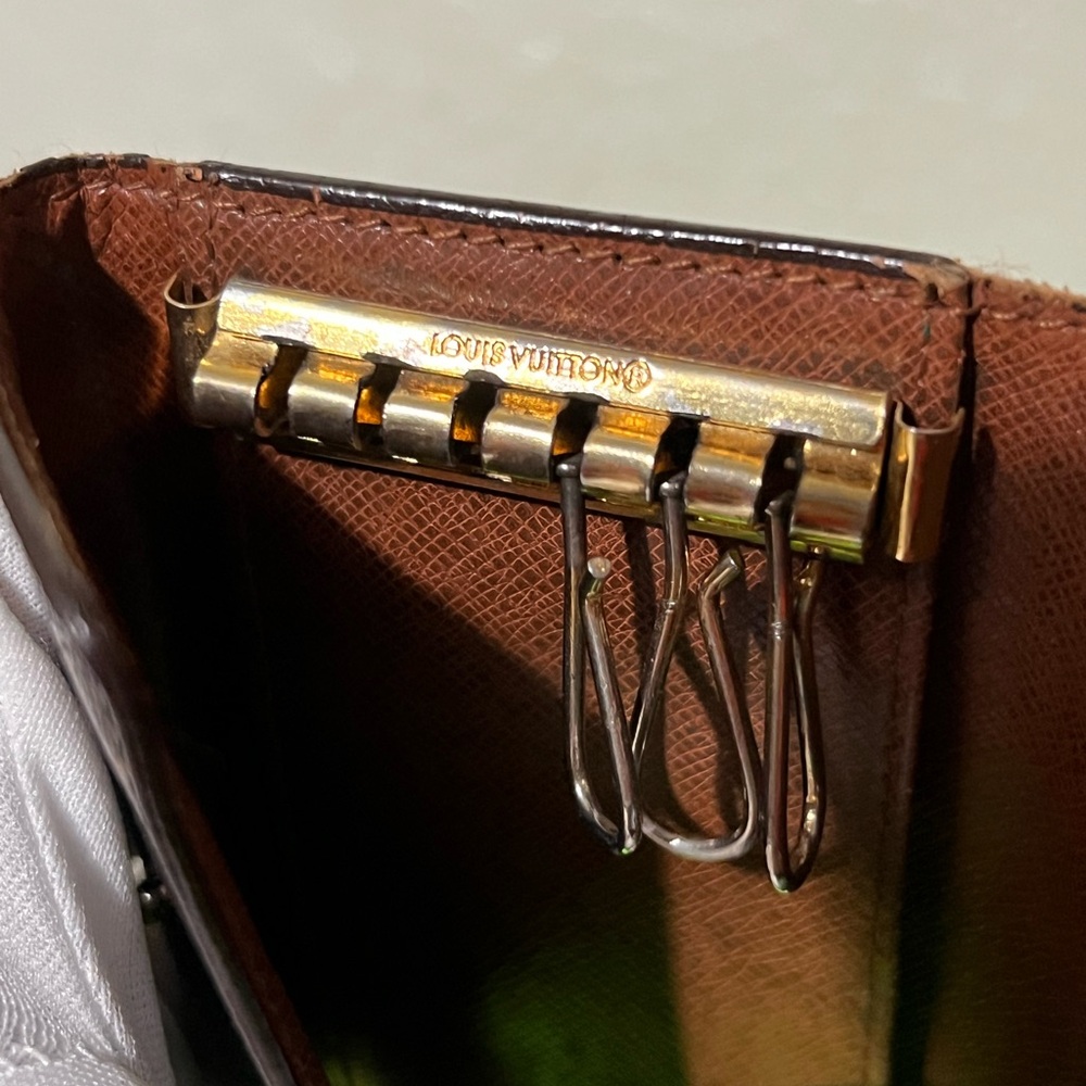 Louis Vuitton Brown Monogram Key & Card Holder - Picture 8 of 11